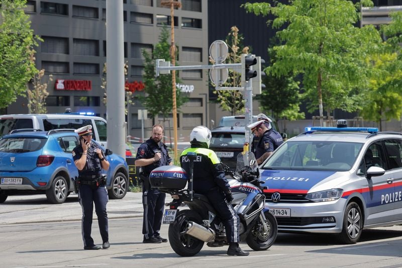 Image for Austrian police say non-functional pipe bomb found at suspect's home