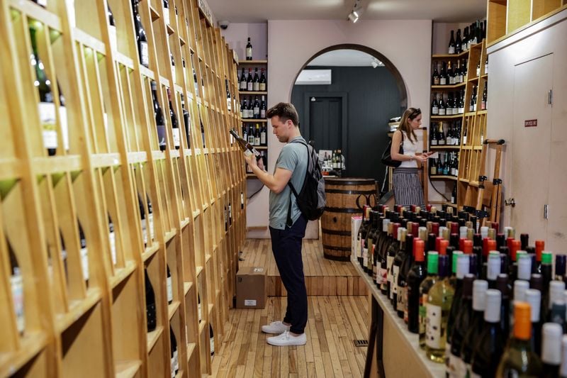 Image for A New York vintner raids U.S. wine cellars to skirt Trump's tariffs