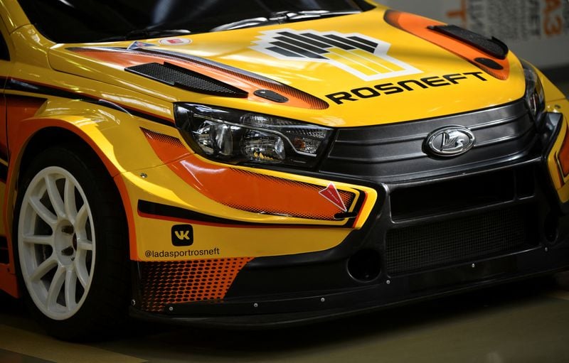 Image for Russia's top carmaker Avtovaz may shorten work week as sales slump