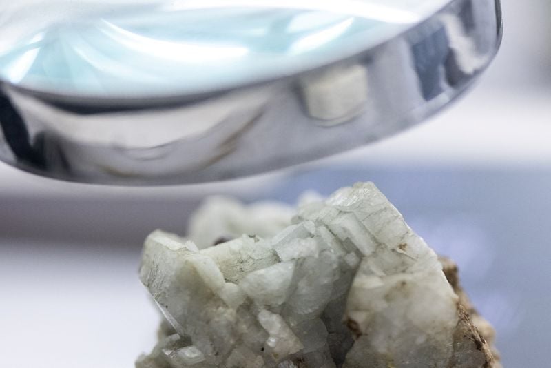 Image for Concerned carmakers race to beat China's rare earths deadline