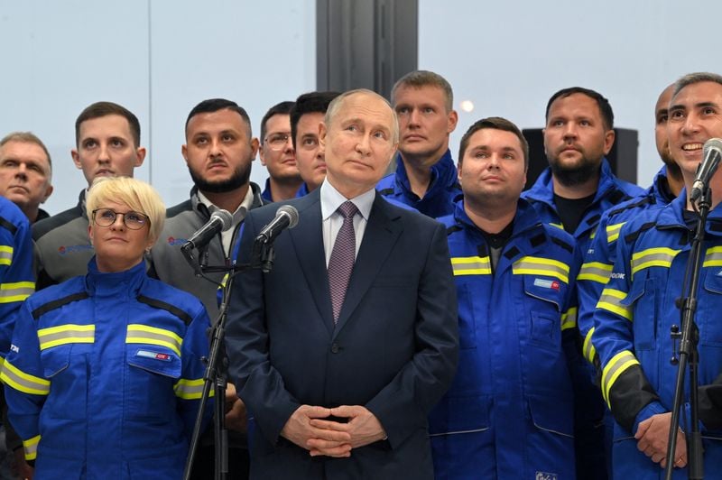 Image for US senators say Trump has failed to prevent Russian LNG from helping fund war in Ukraine