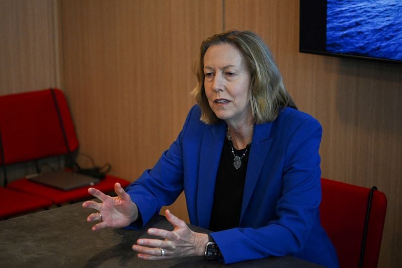 Image for New BP CEO takes helm pledging consistency, staff note shows