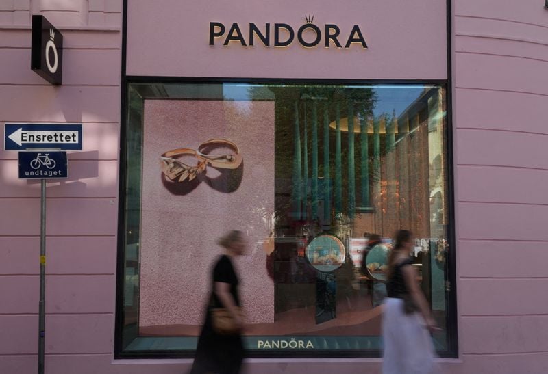 Image for Pandora opens distribution centre in Canada to reduce US tariff impact