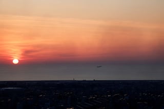 Image for As war spreads, airline pilots contend with drones, missiles - and stress