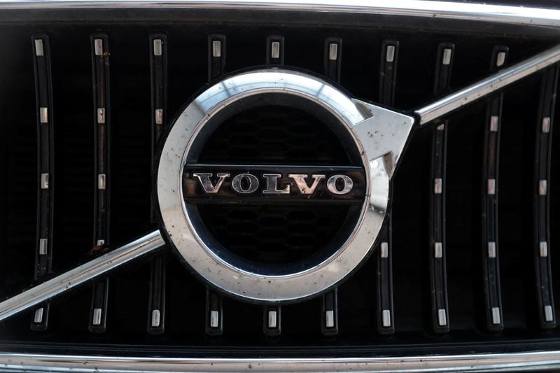 Image for Volvo Cars aims to tackle range anxiety with new mid-size electric SUV