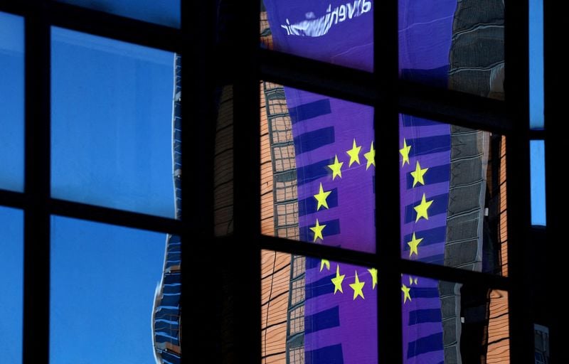 Image for Trump pushes for 15-20% minimum tariff on all EU goods, FT reports