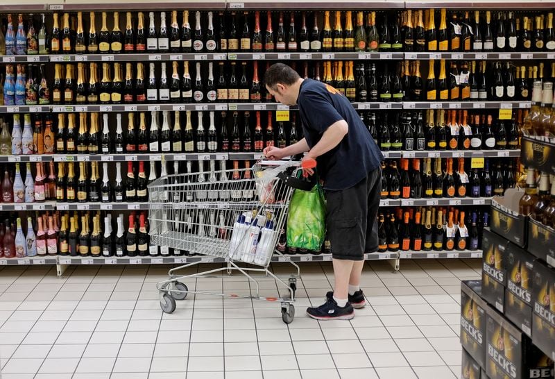 Image for Italian antitrust regulator to investigate role of large retailers in food sector