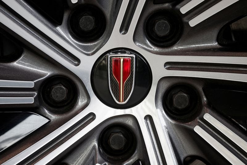 Image for China's luxury automaker Hongqi to launch 15 models in Europe by 2028