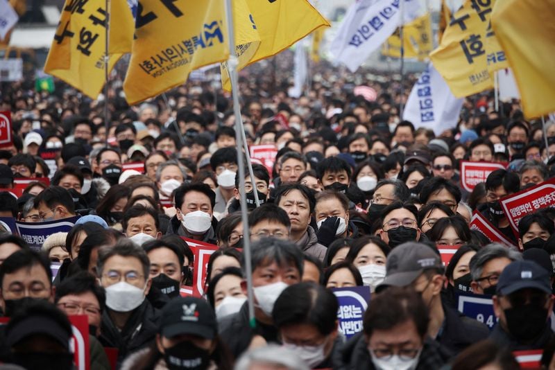 Image for South Korea offers to freeze medical student numbers to resolve 13-month dispute