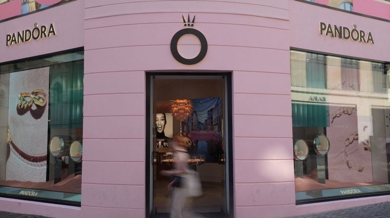 Image for World's biggest jeweller Pandora braces for fierce Black Friday competition