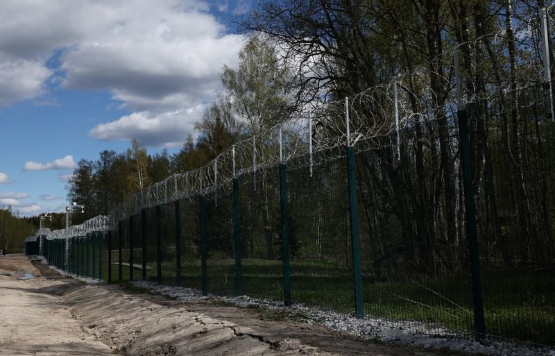 Image for Finland completes first 35 km of fence on Russian border
