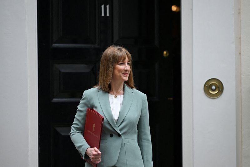 Image for UK bond rout draws Truss comparisons as public finances rattle investors