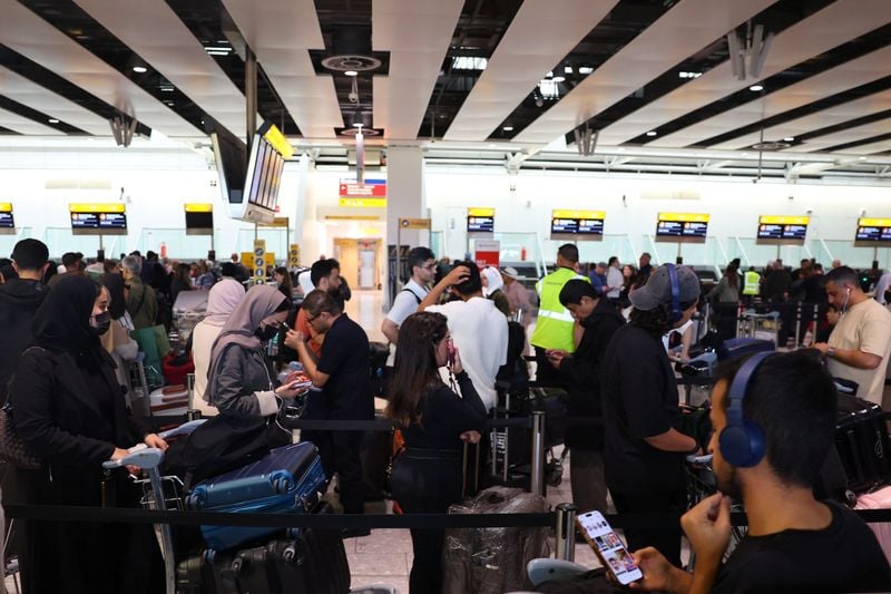 Image for UK's Heathrow forecasts 2025 passengers to surpass last year