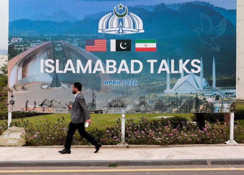 US-Iran Talks Pause as Strait of Hormuz and Ceasefire Disputes Persist
