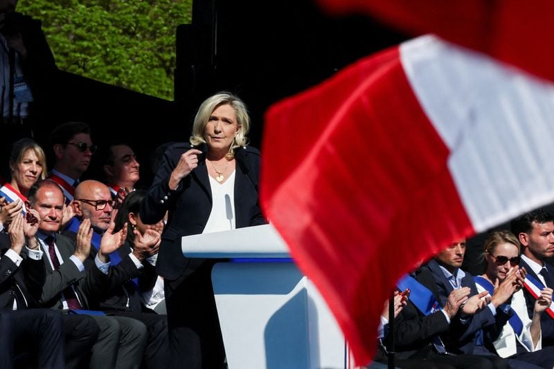 Image for Exclusive-Le Pen's far-right French party rebuffed US offer of support, sources say