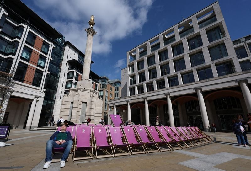 Image for UK stocks rise on boost from industrials and financials