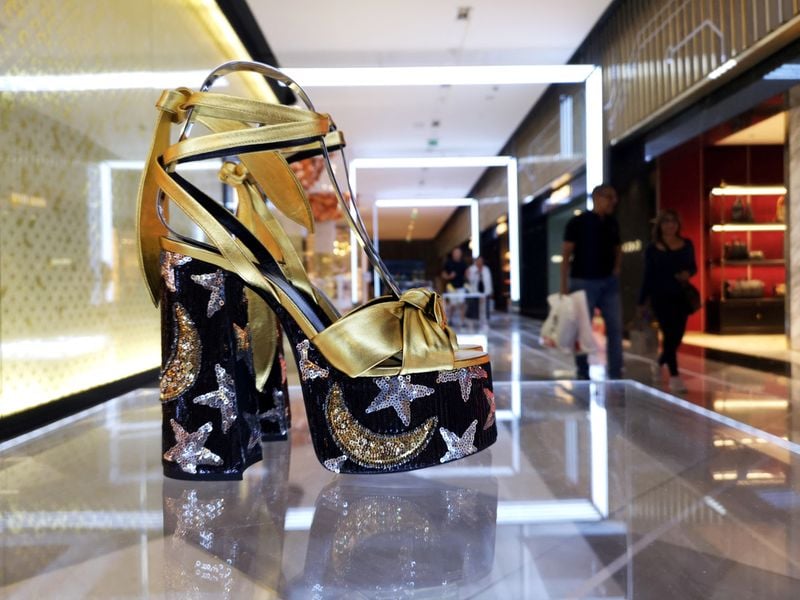 Image for Luxury sector pins hopes on Middle East despite clouds from conflict