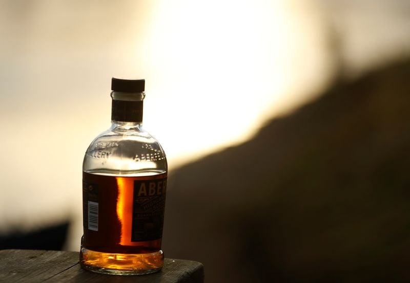 Image for China to lower tariffs on whisky imports in boost to trade with UK