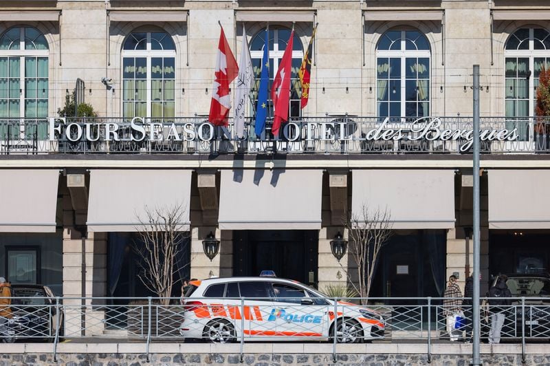 Image for Russia weighs halt to peace talks unless Ukraine cedes territory, Bloomberg News reports