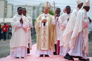 Image for Pope Leo decries ramp-up in Ukraine war, calls for 'weapons to fall silent'