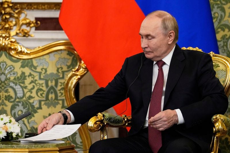 Image for Analysis-For the Kremlin, Putin's exiled opponents are gone but not forgotten