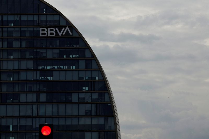 Image for BBVA sees higher lending income in its main markets in Mexico and Spain