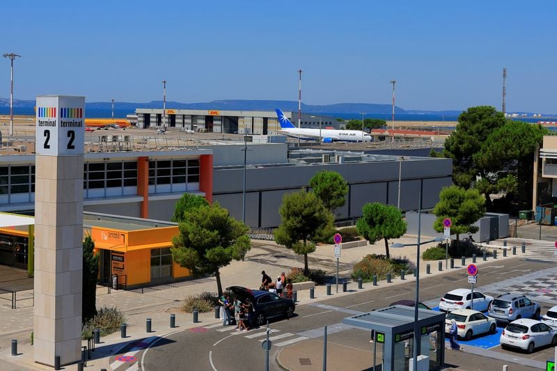Image for French air traffic controllers' walkout disrupts early summer season travel