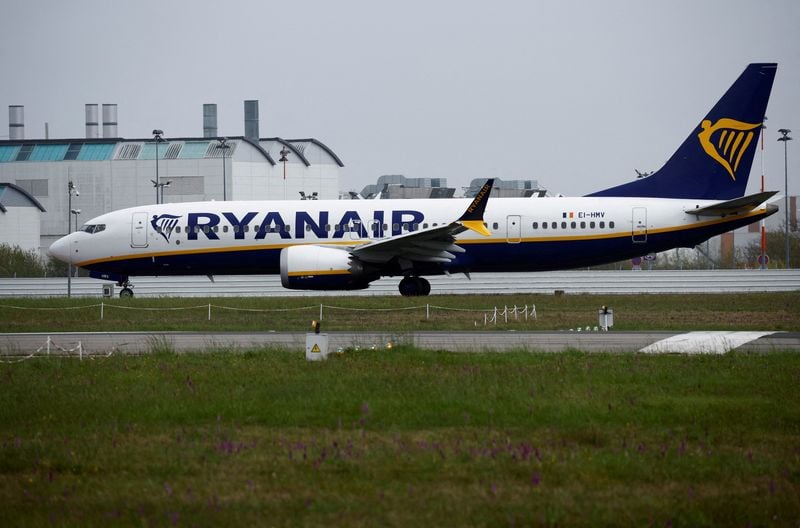 Image for Ryanair forecasts fare rebound as consumers recover from interest-rate hit