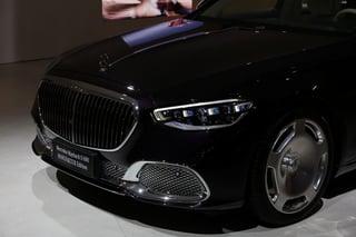 Image for Mercedes aims for up to 600,000 unit sales per year in China in mid term, CFO says