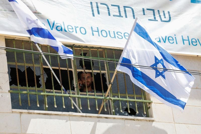 Image for UAE official warns Israel West Bank settlement plans cross 'red line'