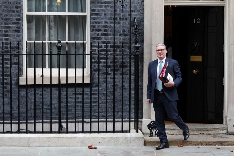 Image for UK lobbying Poland to buy Swedish submarines, sources say