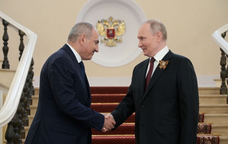 Image for Russia's Putin and Armenian PM Pashinyan brief each other by phone on US meetings, Kremlin says