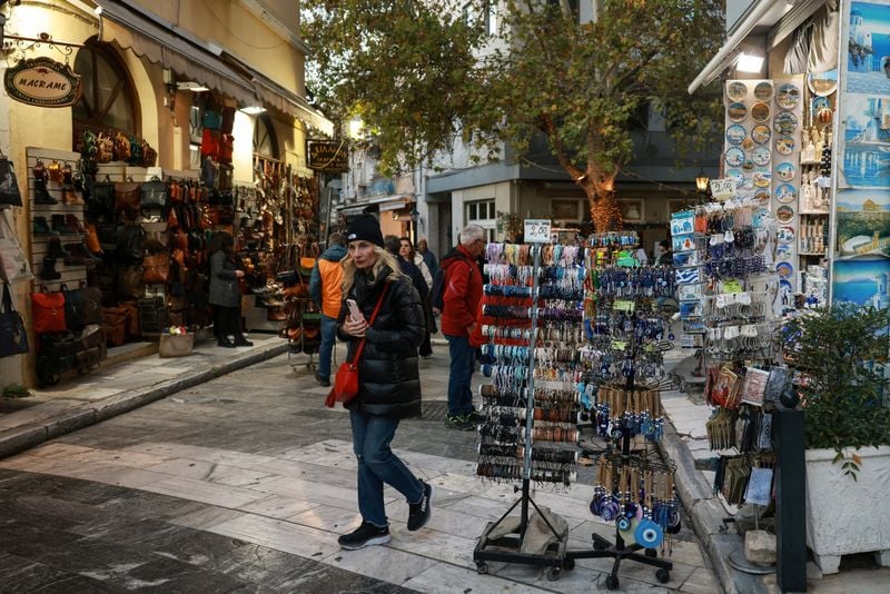 Image for Greece sees 2026 economic growth at 2.4%, rapid debt reduction