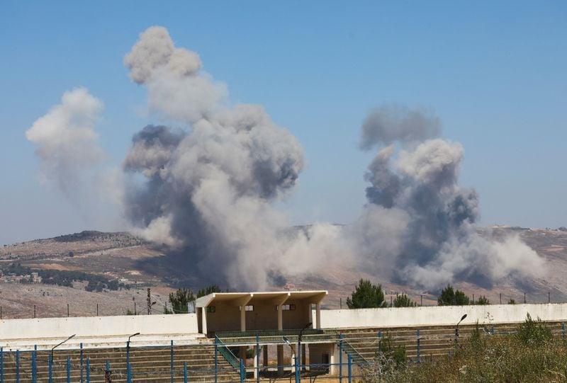 Image for Israeli strikes pummel south Lebanon hilltops