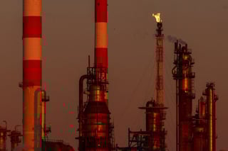 Image for Oil prices to rise further on Monday as Mideast war escalates