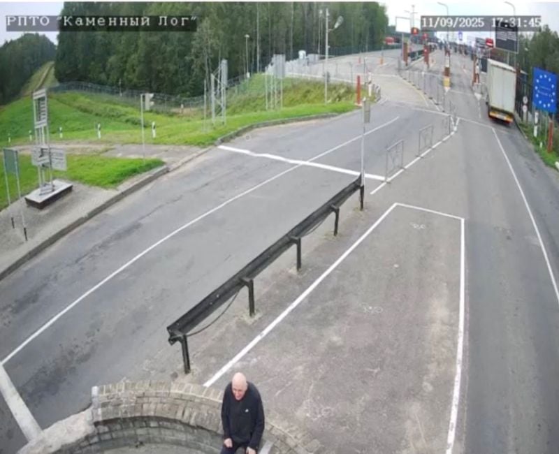 Image for Alone in no man's land, one freed prisoner refused to leave Belarus