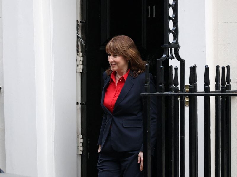 Image for UK's Reeves to pledge 1 billion pounds for quantum procurement