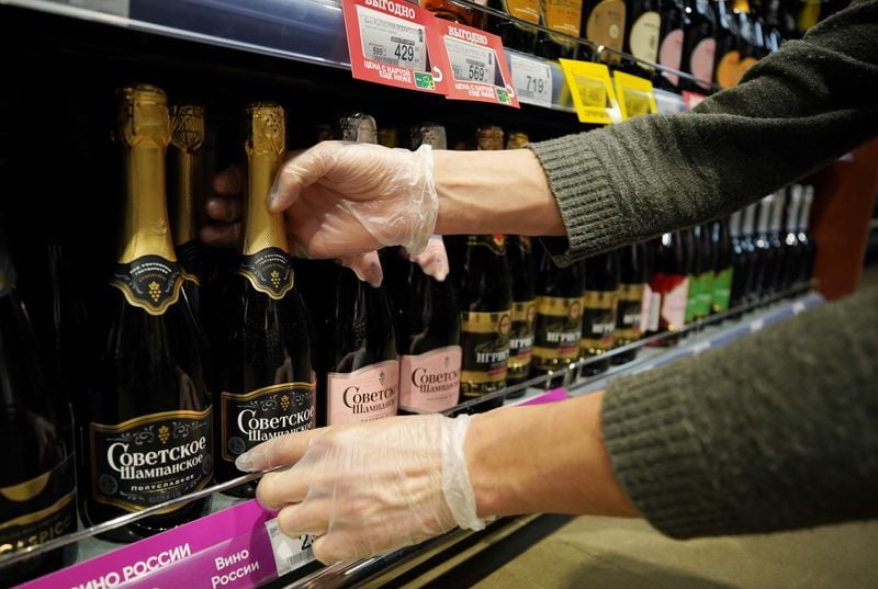 Image for Western sanctions force Russians to turn to domestic wines 