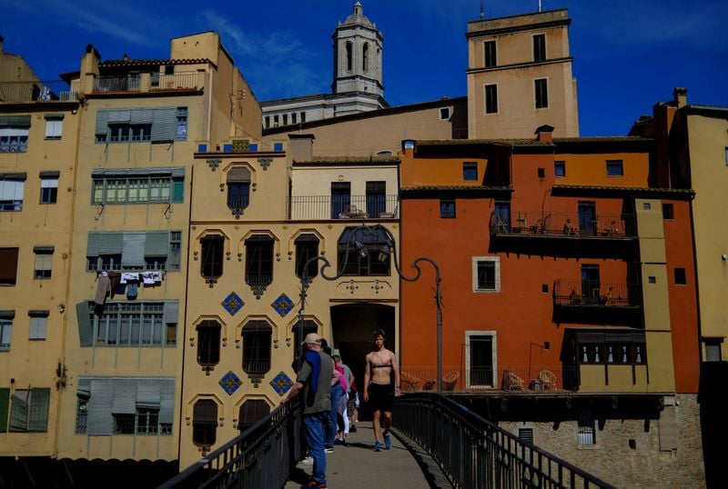 Image for Spain and Portugal flight and hotel bookings jump as tourists avoid Middle East