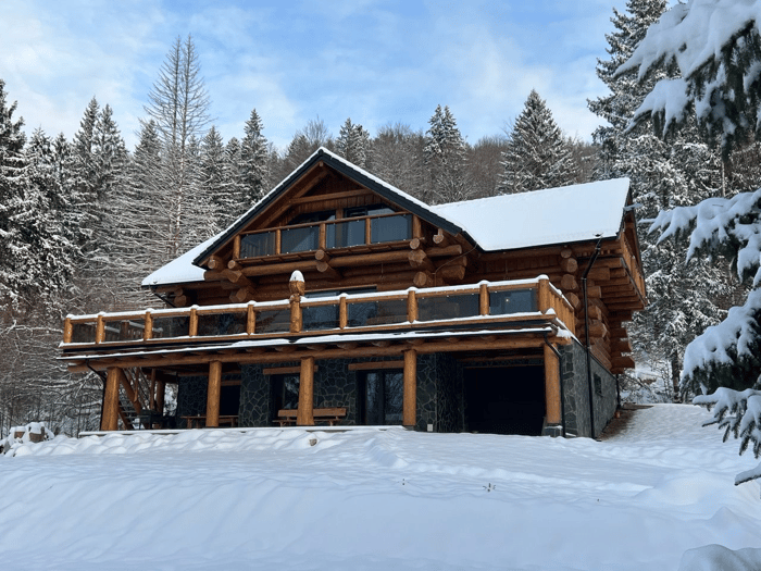 Log cabin above Krpáčov 8F20E1CD-409B-439B-A3CD-F7D3C1AB7EB4.jpg