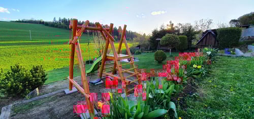 Chata Family - Slovenský raj, Jar.jpg