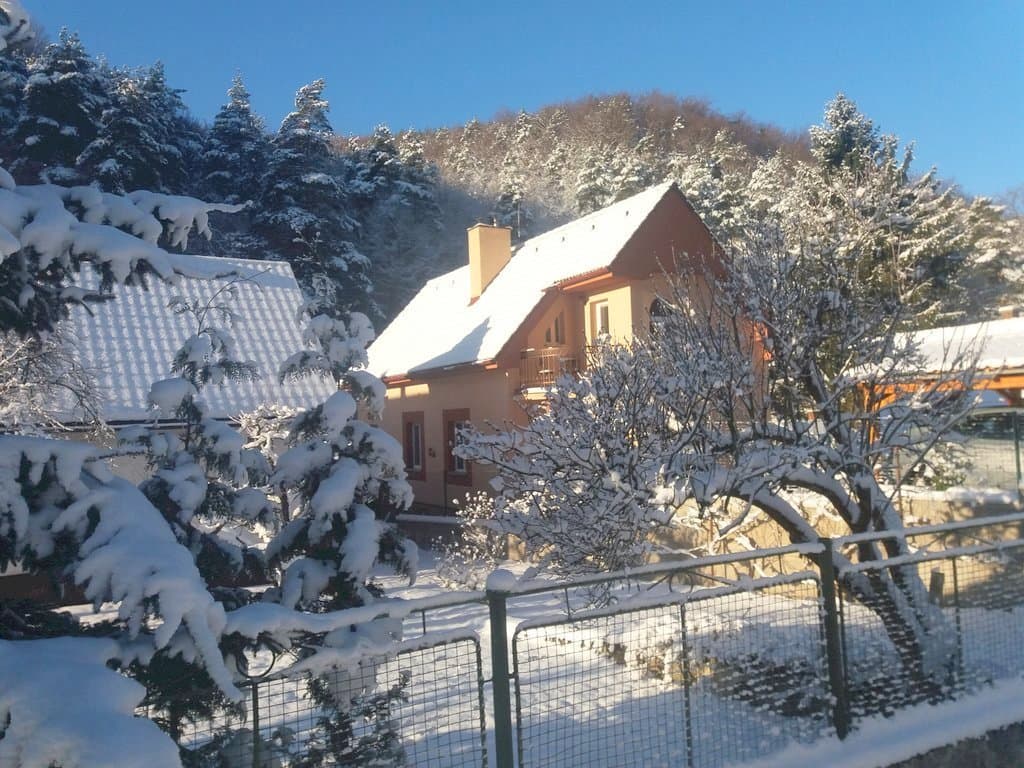 image_0.jpg