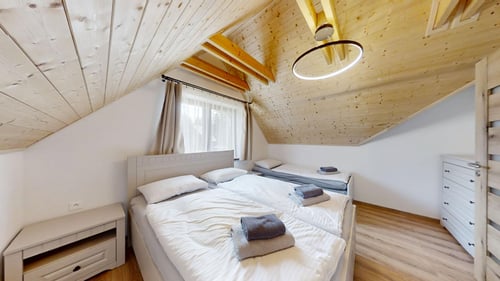 Chalet-Bjorn-03312025_083037.jpg