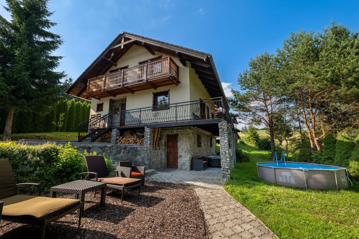 Chata Titulka letna.jpg