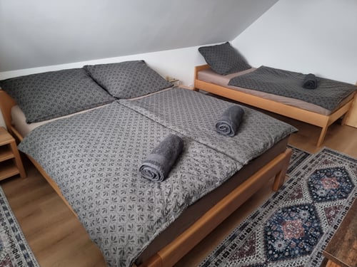 IZBA č.1 -3 postele.jpg