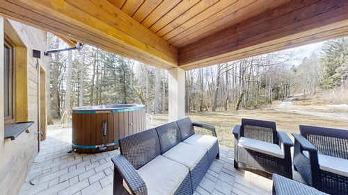 Chalet-Bjorn-03312025_082319.jpg