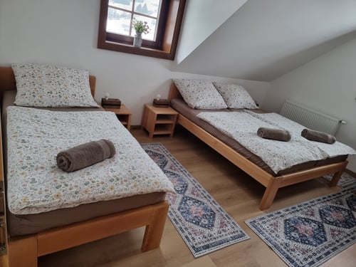 Chalupa Mária v Zázrivej, izba č.2-3 postele.jpg