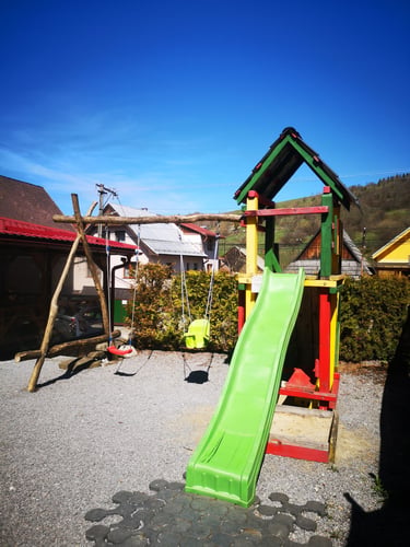 Chata Bučník, Preliezky pre deti, pieskovisko