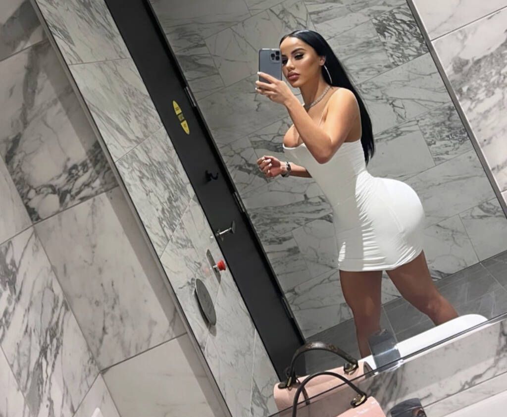 Mia