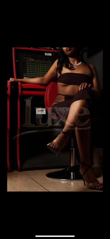 Photo 2 from Yazzy's intro